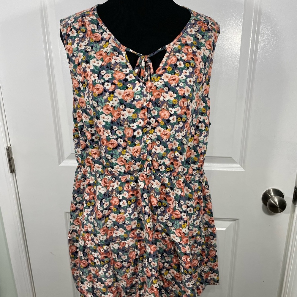 Torrid Floral Sleeveless Blouse Size 2 CB-109